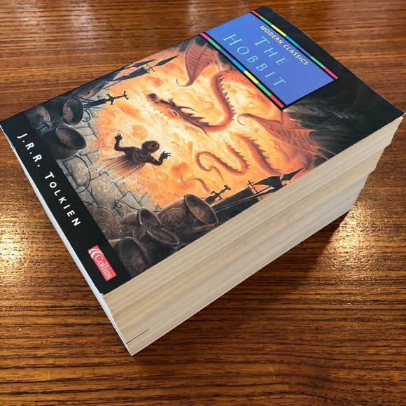 The Hobbit and Lord of the Rings, complete collection, like new. - Picture 7 of 7